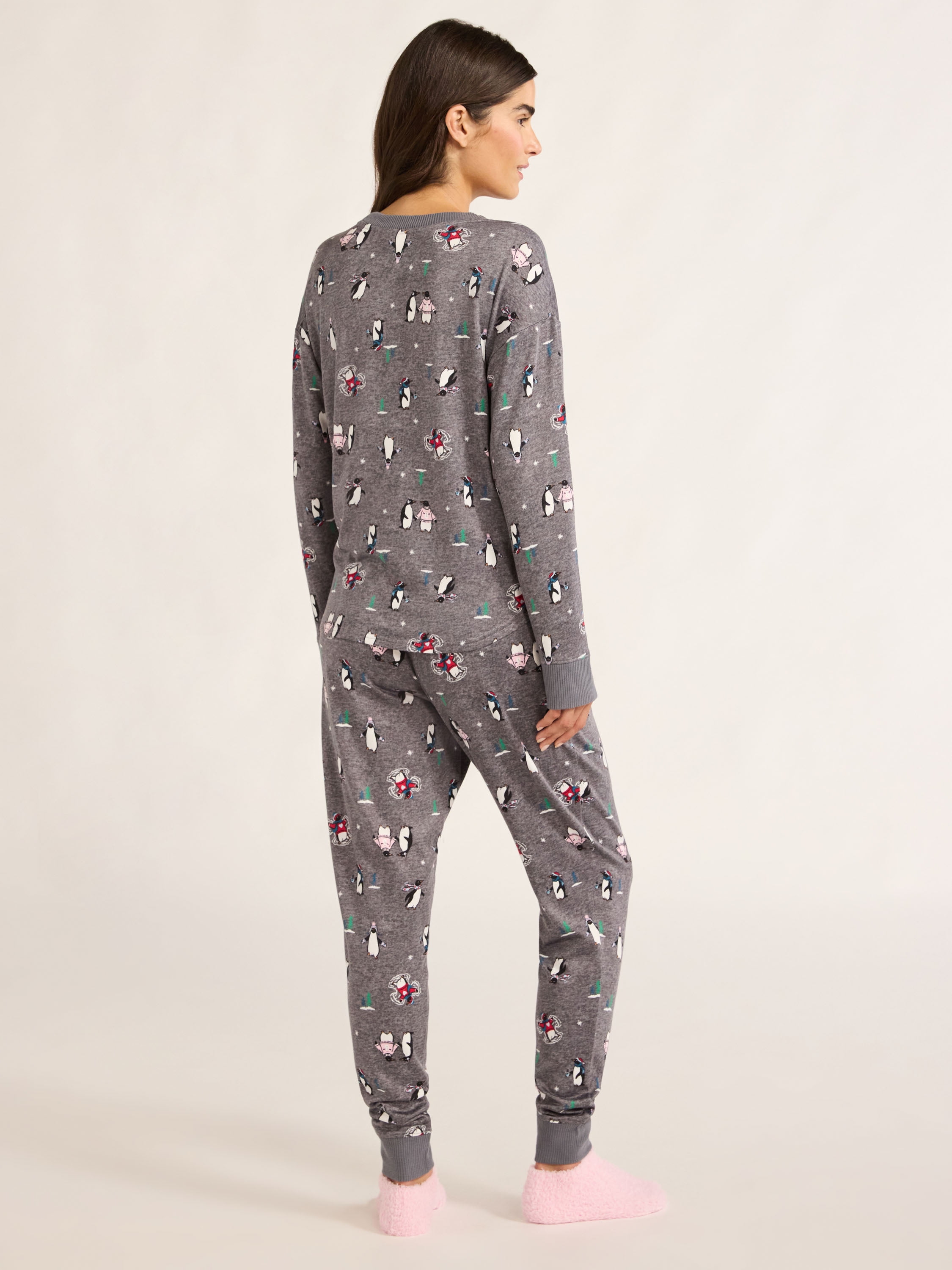 Joyspun Women's Pajama Top, Joggers and Socks Pajama Gift Set, 3-Piece, Sizes S-3X