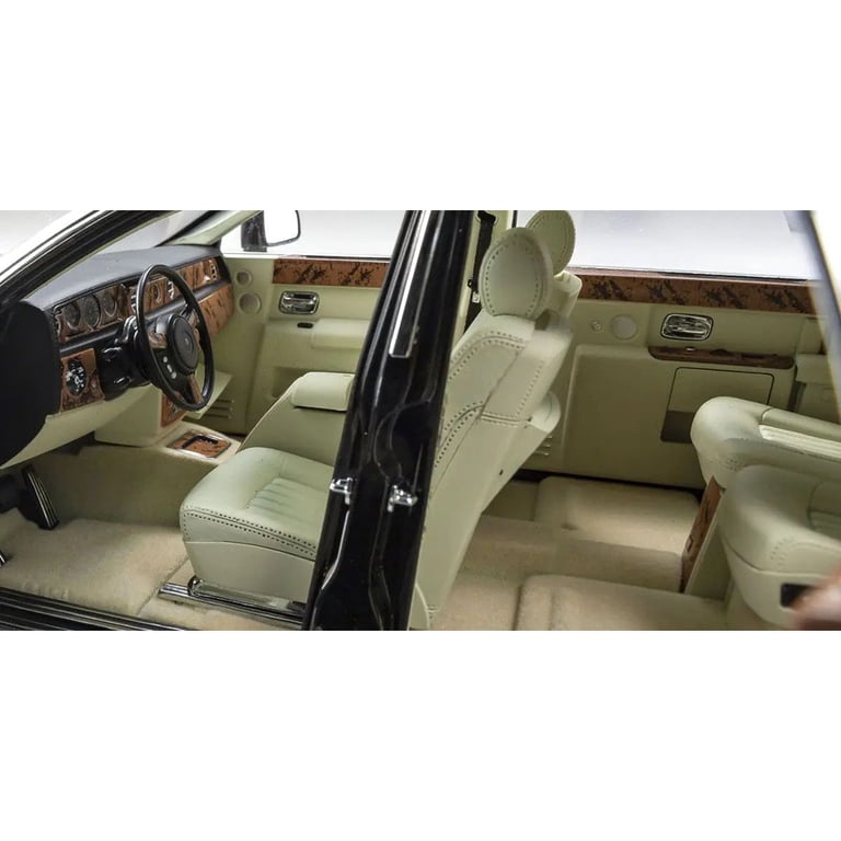 Rolls Royce Phantom EWB (Extended Wheelbase) Black and Silver