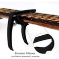 thumbnail image 4 of Cejilla para guitarra, cejilla para guitarra acústica y eléctrica, abrazadera 3 en 1 con clip de púa y púa para ukelele, mandolina, banjo, accesorios de guitarra negro oso de fresa Electrónica, 4 of 5