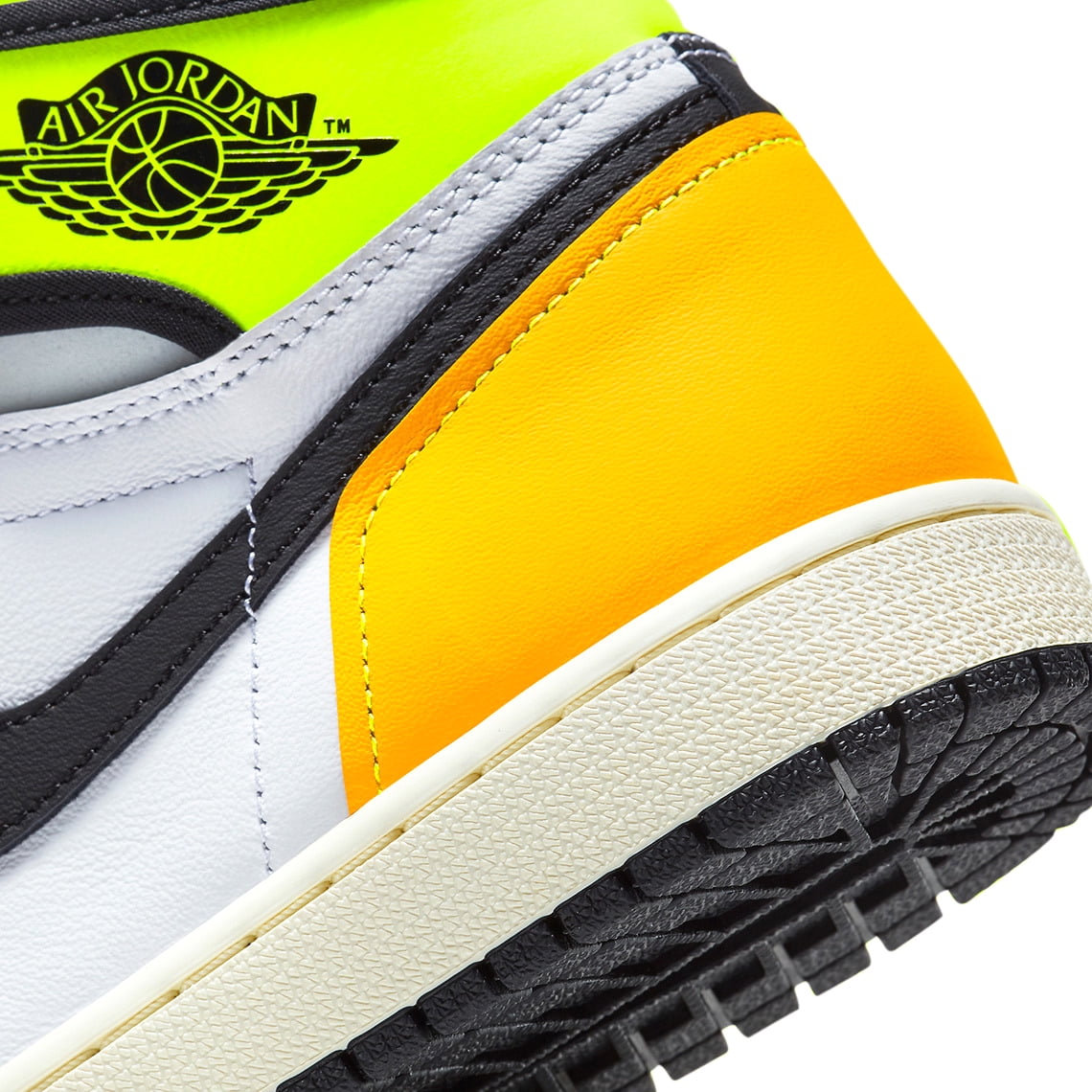 Men's Jordan 1 Retro High OG Volt Gold White/Black-Volt (555088 118) - 10  - Walmart.com