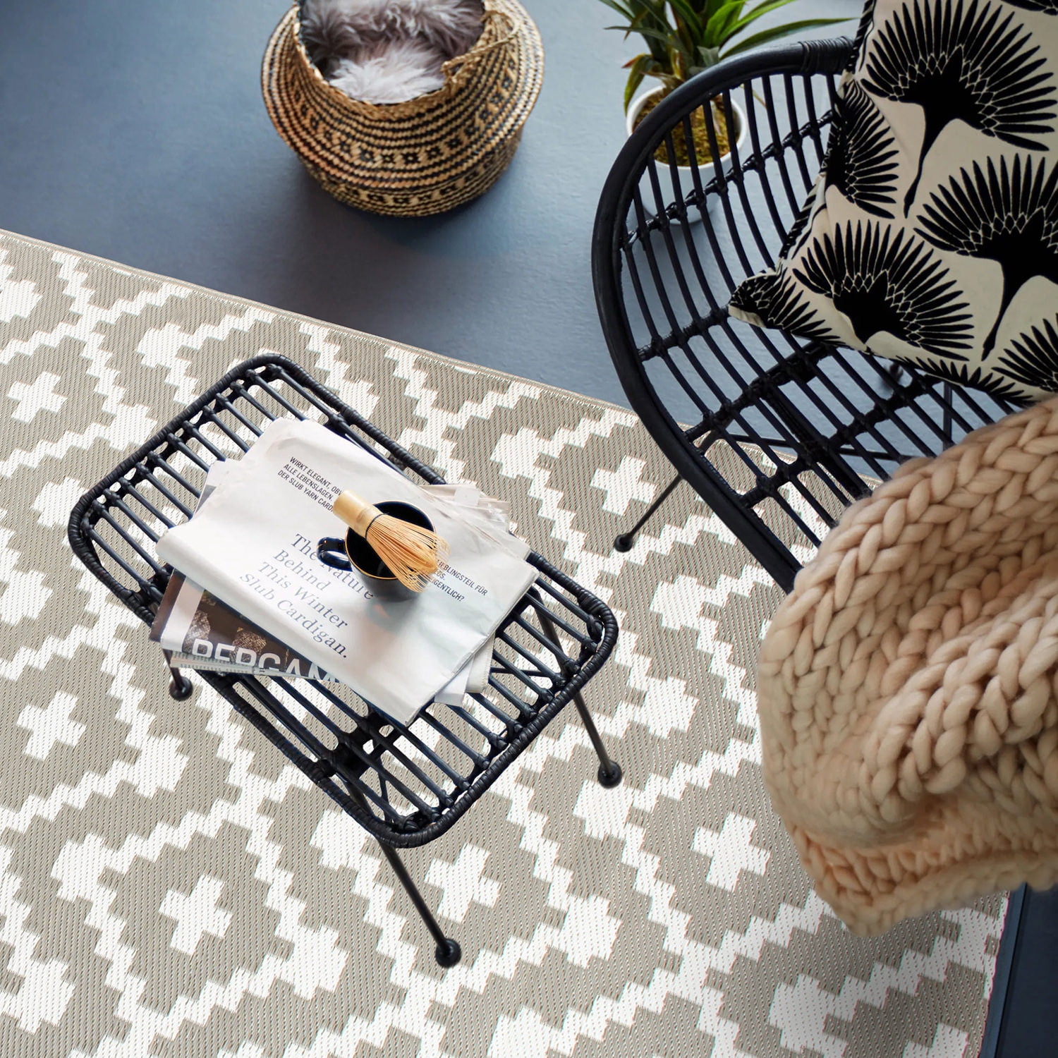 World Rug Gallery Trellis Geometric Reversible Plastic Indoor and Outdoor Picnic Mat, Camping Rug, RV Rug - GRAY 5' X 7'