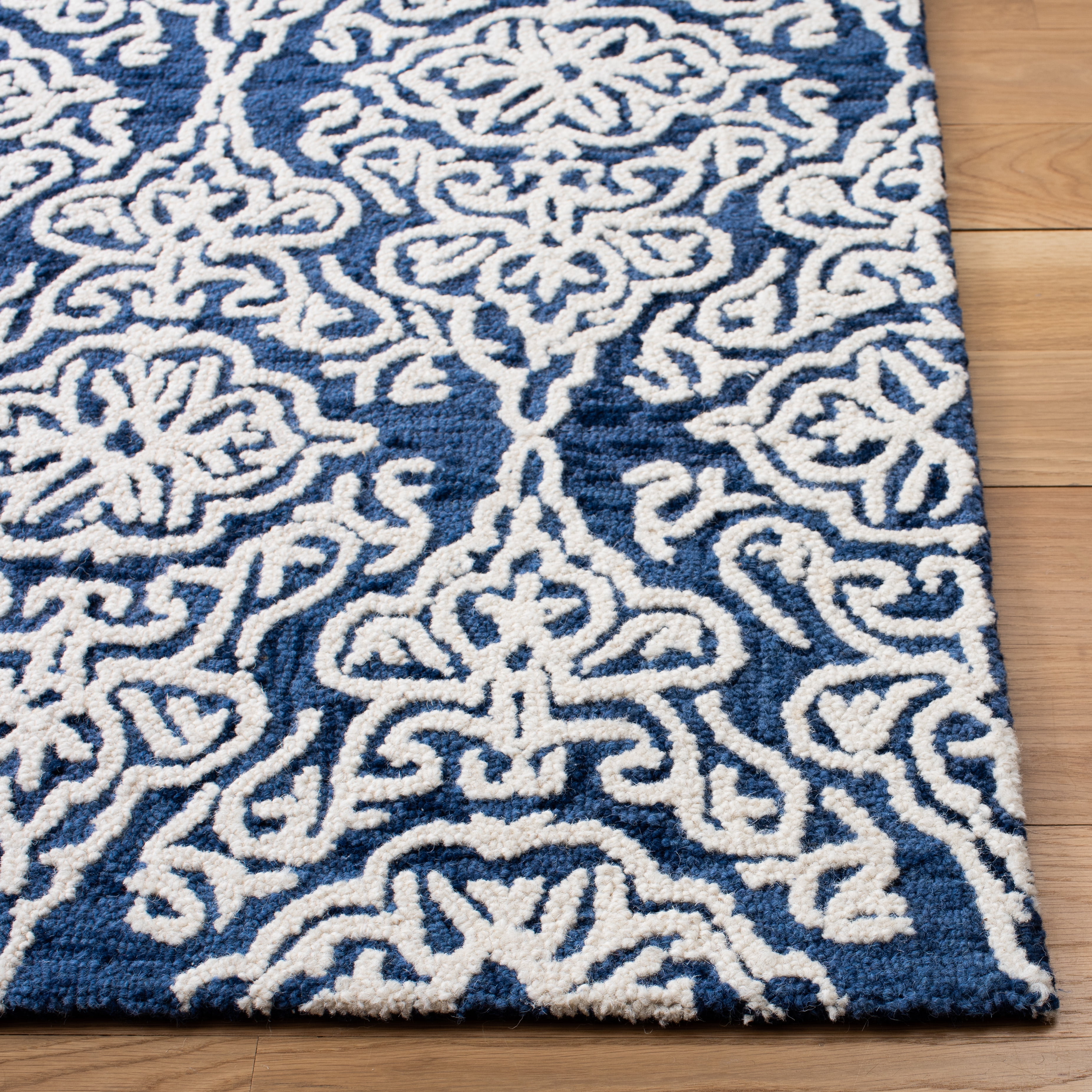 SAFAVIEH Blossom Asher Geometric Wool Area Rug, Navy/Ivory, 8' x 10'