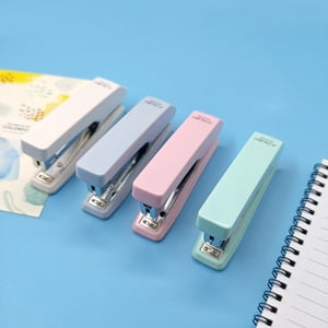 Sentmoon Stapler petit Macaron coloré Stapleur pour l'utilisation de bureau étudiant 10 Nail Compact pratique et laborieuse d'agrafes pour agrafeuses avec agrafes inclus