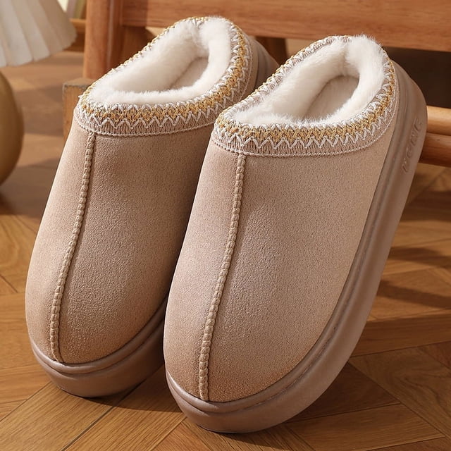 Nuevas zapatillas de plataforma mullidas a la moda para mujer, zapatos cálidos de algodón de felpa para invierno 20224, Zapatillas de casa Unisex antideslizantes cómodas para mujer