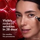thumbnail image 2 of Crema para ojos Olay Regenerist antiedad y antiarrugas 20 ml con aplicador roller, 2 of 9