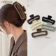 thumbnail image 2 of Clip De Pelo Cuadrado Elegante Garra Marrón Barrettes Para Las Mujeres Niñas Geométrica Hueco Hacia Fuera Accesorios Para El Cabello, 2 of 4