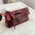 thumbnail image 4 of Bolso bandolera cuadrado horizontal con diseño de serpiente, ligero y lujoso, con tachuelas y diamantes, para mujer, para banquete de noche, personalizado, 4 of 5