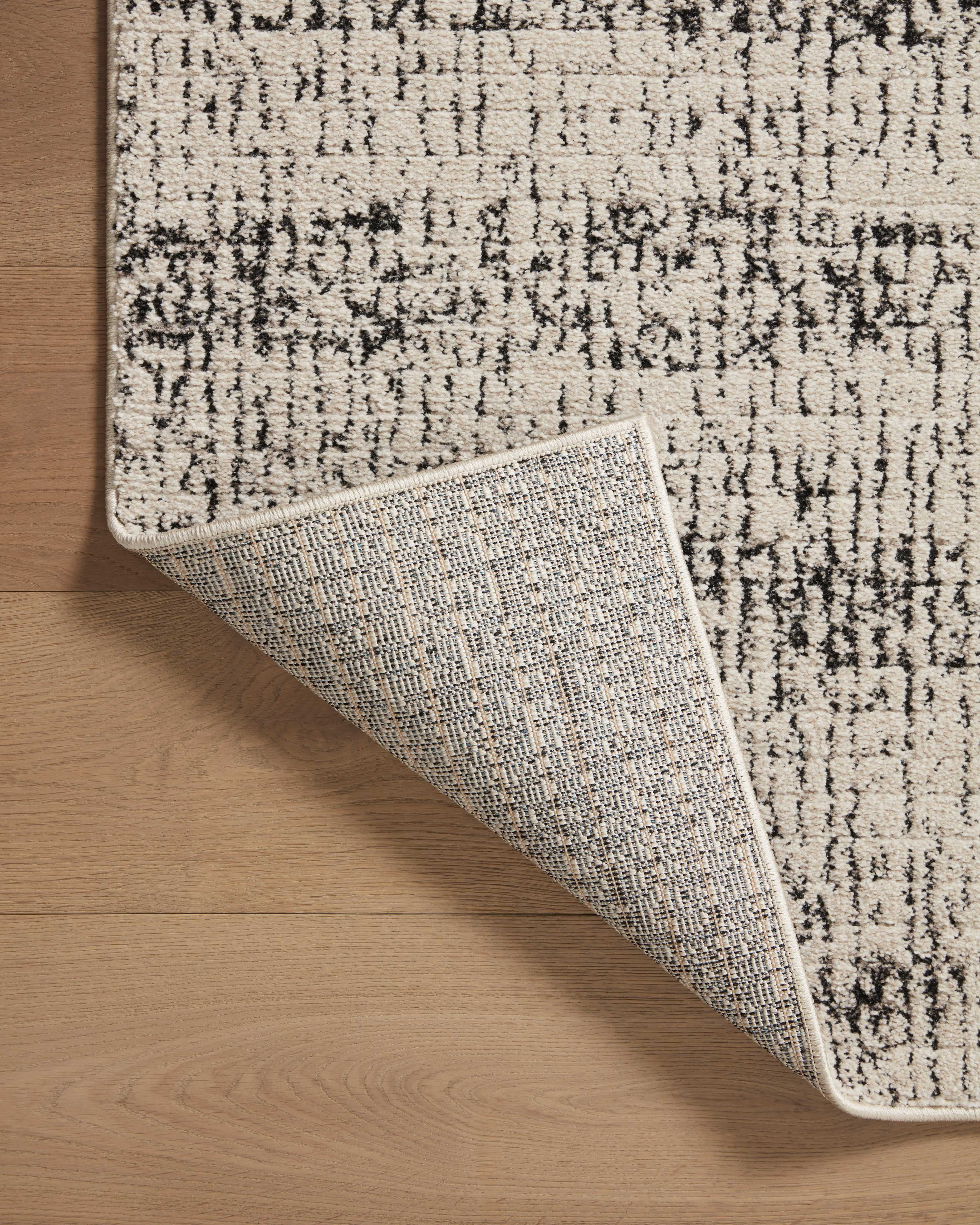 Loloi Darby Oatmeal / Charcoal 2'-7" x 8'-0" Runner Rug