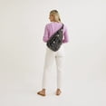 thumbnail image 4 of Mochila tipo bandolera Vera Bradley de algodón reciclado para mujer, color negro, 4 of 6