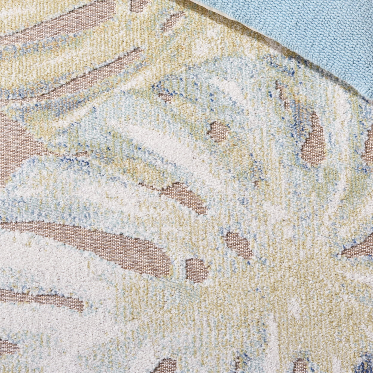 SAFAVIEH Sarasota Alexa Botanical Indoor/Outdoor Area Rug, Light Green/Brown, 5'3" x 7'7"