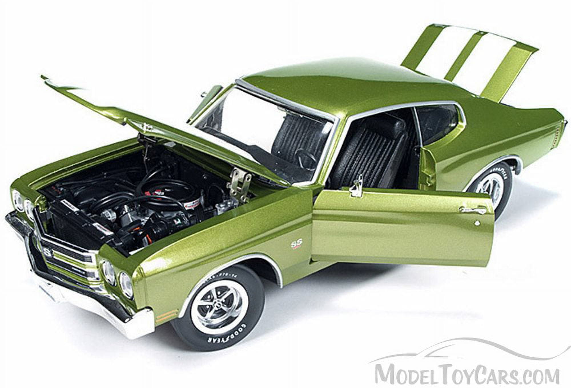 1970 Chevrolet Chevelle SS 454 Citrus Green Limited to 1500pc 1/18 Diecast  Model Car by Autoworld