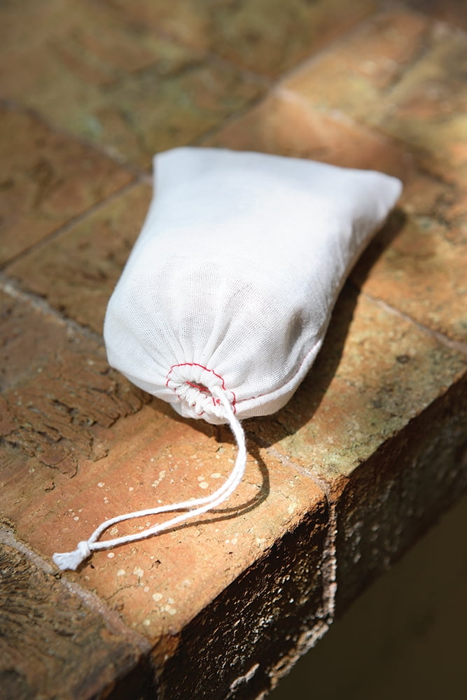Cedar Sachets - Absorb Moisture and Eliminate Odors While Repelling Insects (Set of 4) by International Hanger