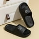 thumbnail image 4 of Zapatillas de hombre de verano con dibujos de oso, suela suave y gruesa para interiores, antideslizantes, chanclas exquisitas para baño, playa, zapatos al aire libre para parejas, 4 of 5
