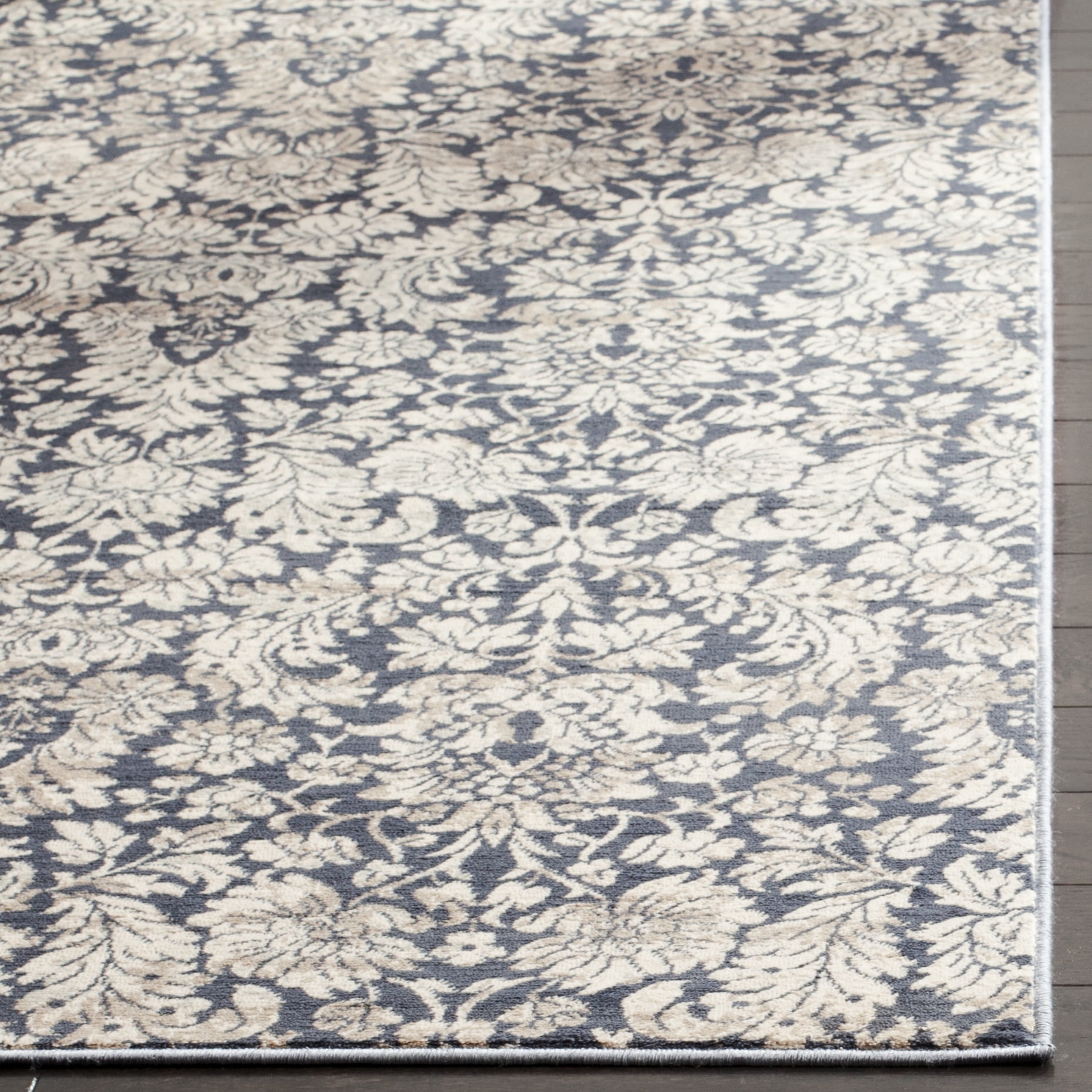 SAFAVIEH Vintage Wilford Damask Area Rug, Navy/Cream, 5'1" x 7'7"