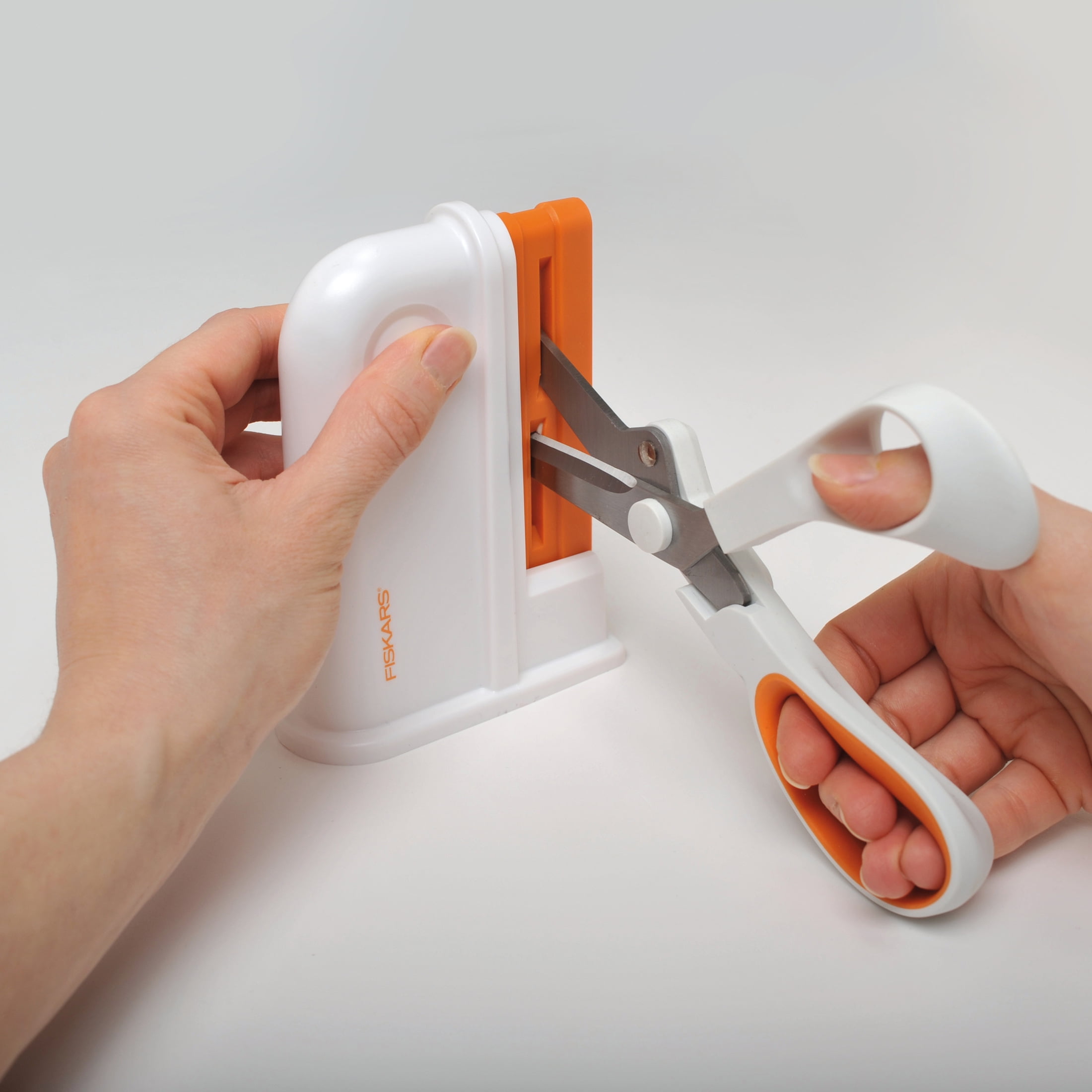 Fiskars Universal Scissors Sharpener, Ceramic Sharpening Heads, Automatic Adjustment, White
