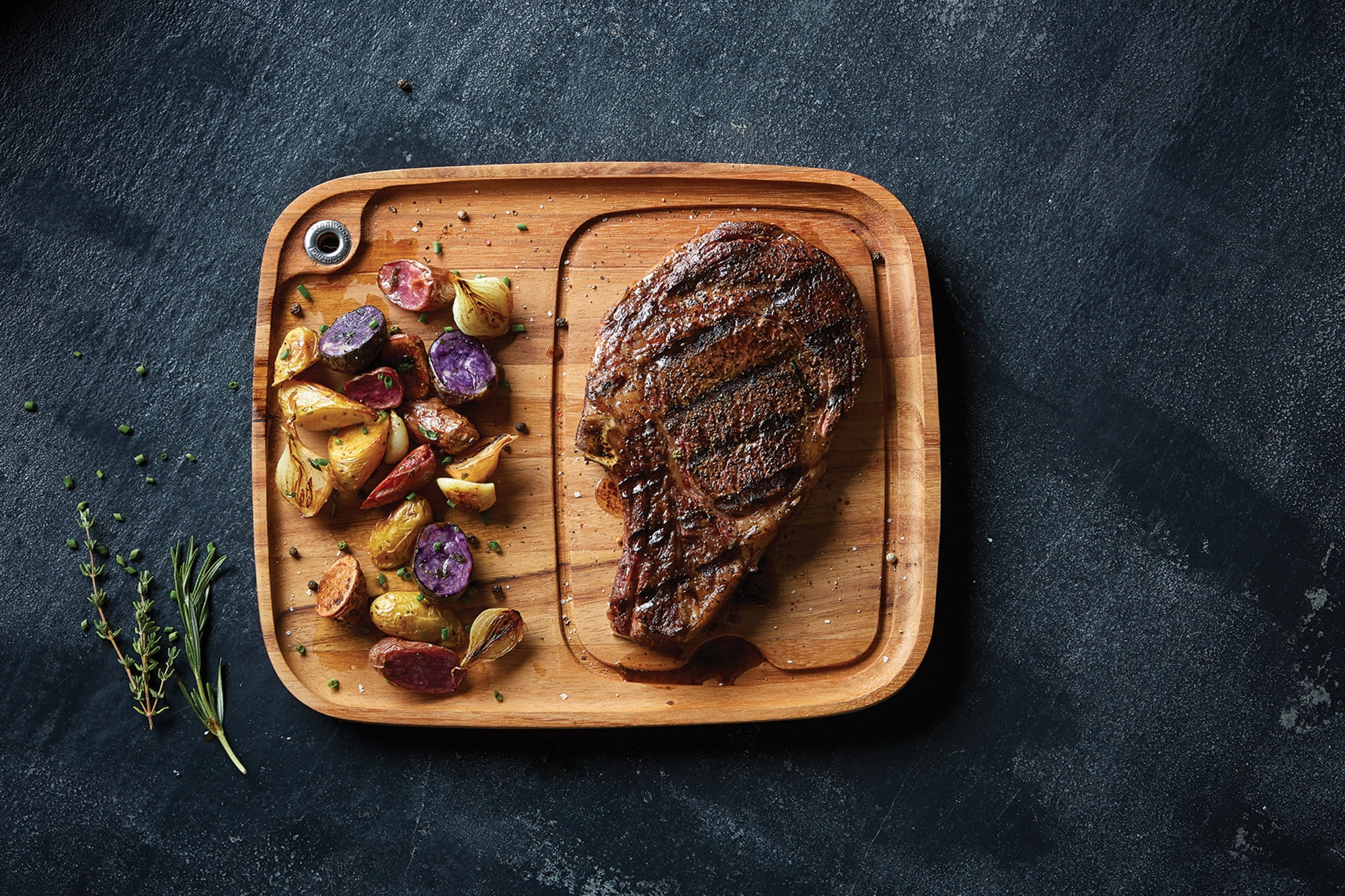 Ironwood Gourmet Fort Worth Steak Plate with Juice Channel, Acacia Wood, 11" x 13" x 0.75" Steak Cutting Board