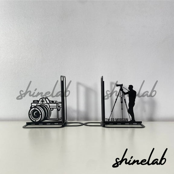Shinelab Photographer Metal Bookends Photographer Man Name Bookend Gift, Camera Desk Bookshelf Decor 6404