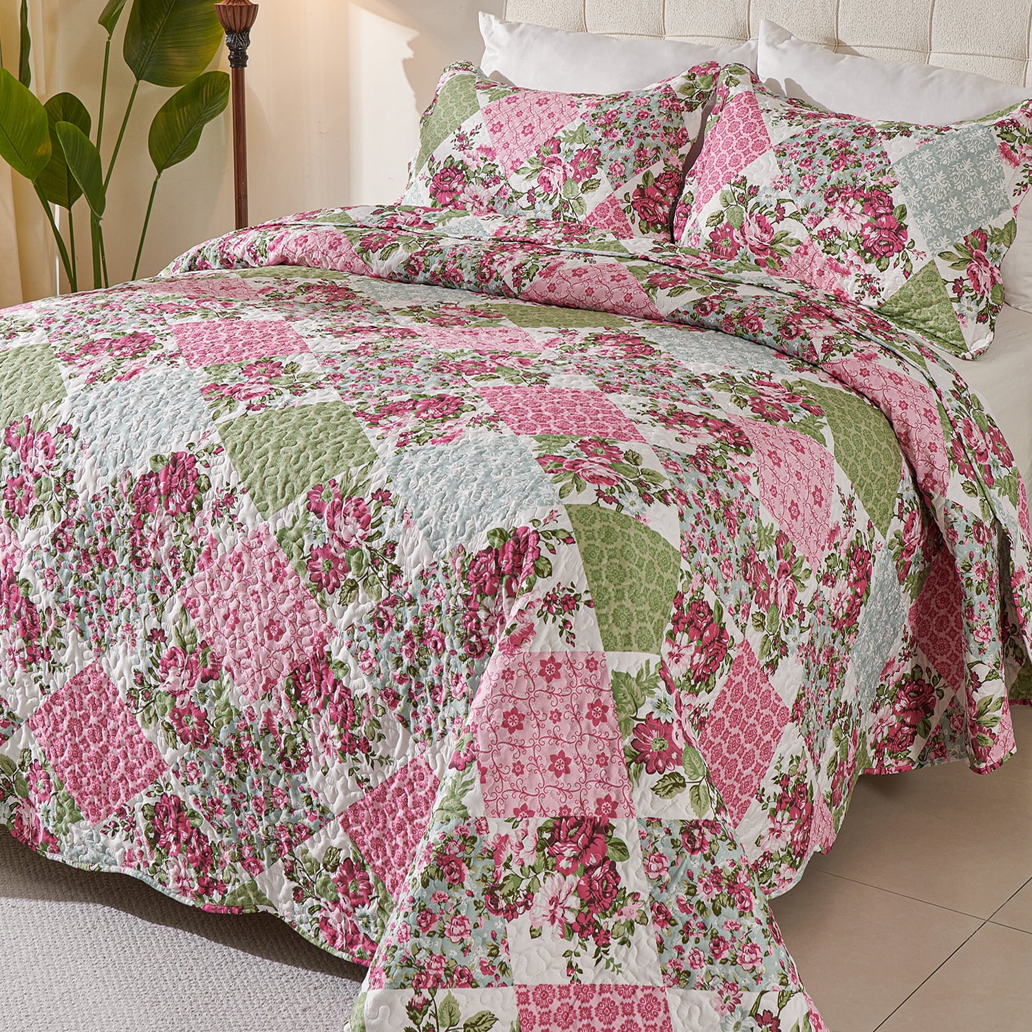 Evenhug Quilts 3-Piece Queen Bedding Set Pink Patchwork Floral Quilt Set With Shams