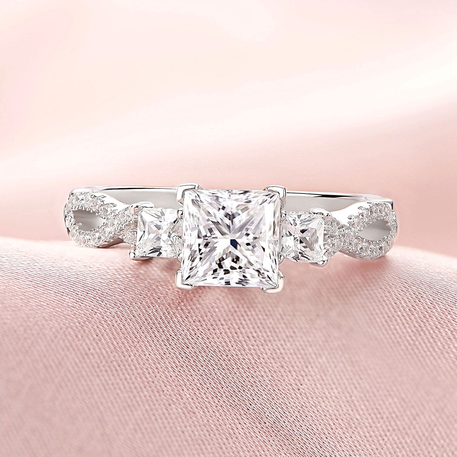 SHELOVES Engagement Rings for Women Vintage Three Stone Princess Cut Cubic Zirconia Promise Wedding Rings 925 Sterling Silver Size 7