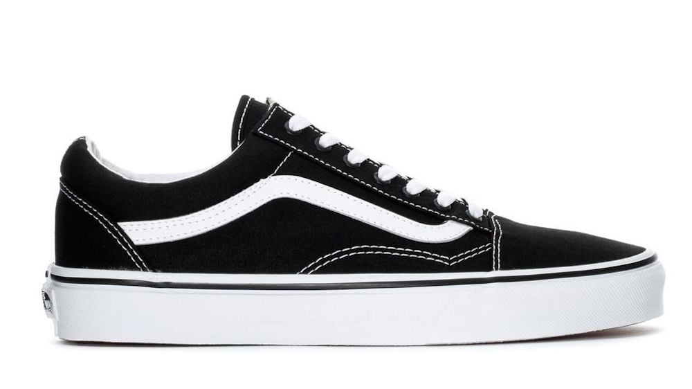 Vans Unisex Old Skool Skate Shoe, Black/True White, M 8/ W 9.5