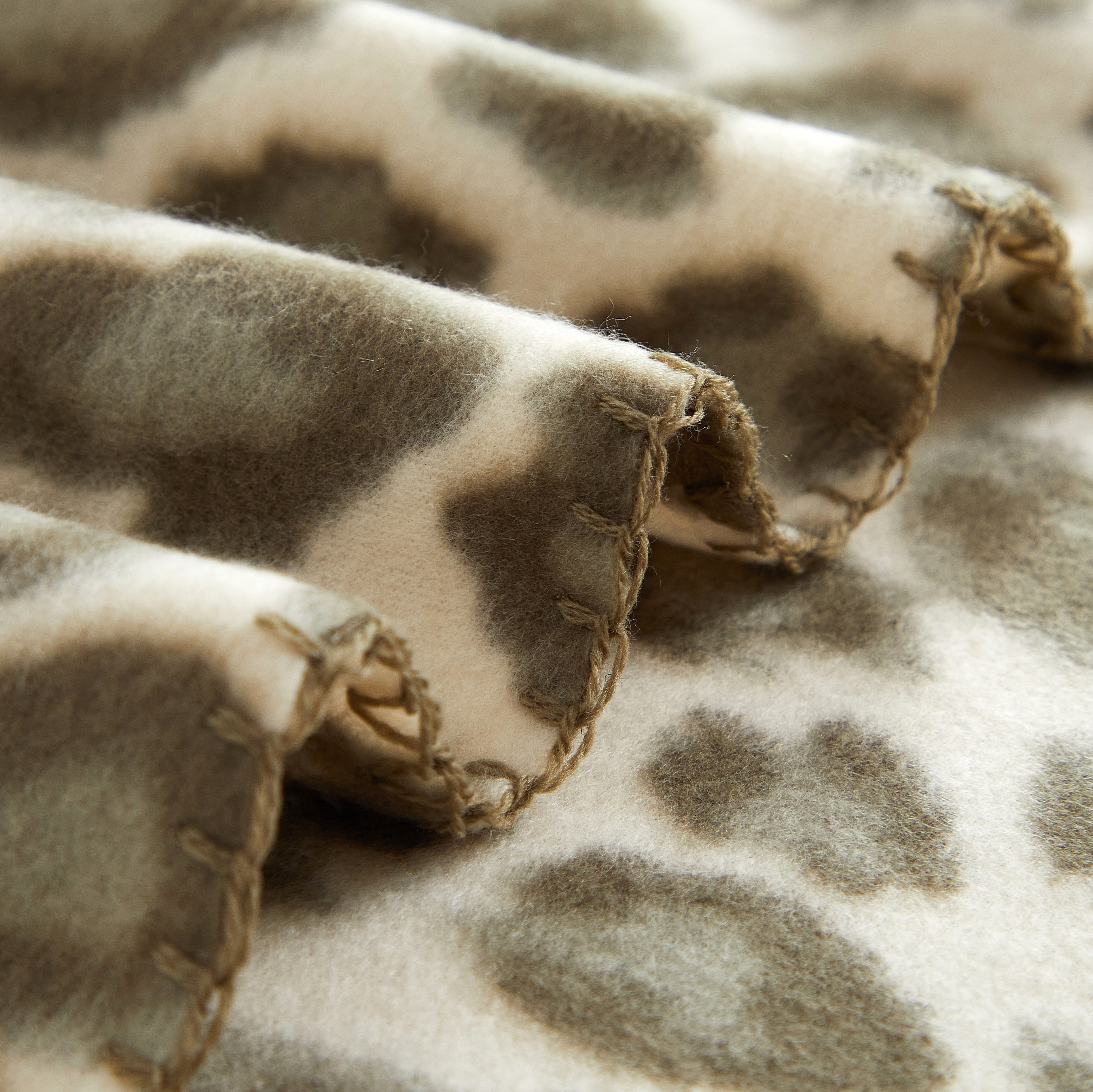 Mainstays Cozy Fleece Throw Blanket, Leopard, 50 in x 60 in
