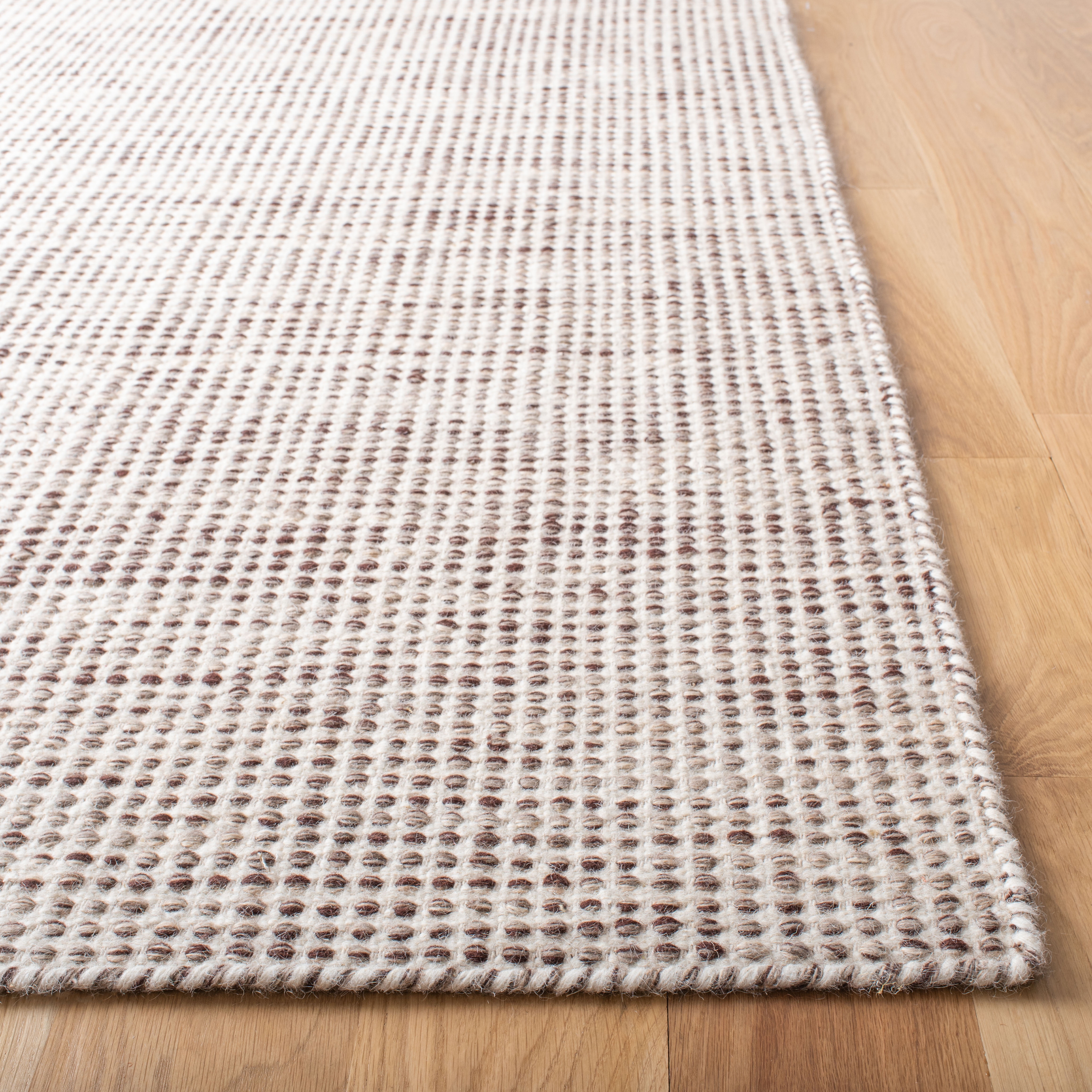SAFAVIEH Vermont Zaman Distressed Dotted Area Rug, Brown/Ivory, 8' x 10'