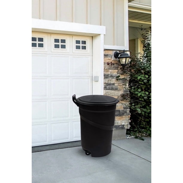 Ramtuff Wheeled Outdoor Trash Can Black 121Litre, 32 Gallon Ramtuff Wheeled Outdoor Trash Can Black 121Litre, 32 Gallon