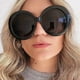 thumbnail image 2 of Gafas de sol redondas grandes para mujer, lentes de gran tamaño, estilo Retro, Vintage, degradado, negro, de lujo, 2023 Fivean unisex, 2 of 2