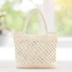 thumbnail image 5 of Bolso de hombro tejido hueco de color puro para mujer, Bolso grandes para vacaciones (blanco), 5 of 5