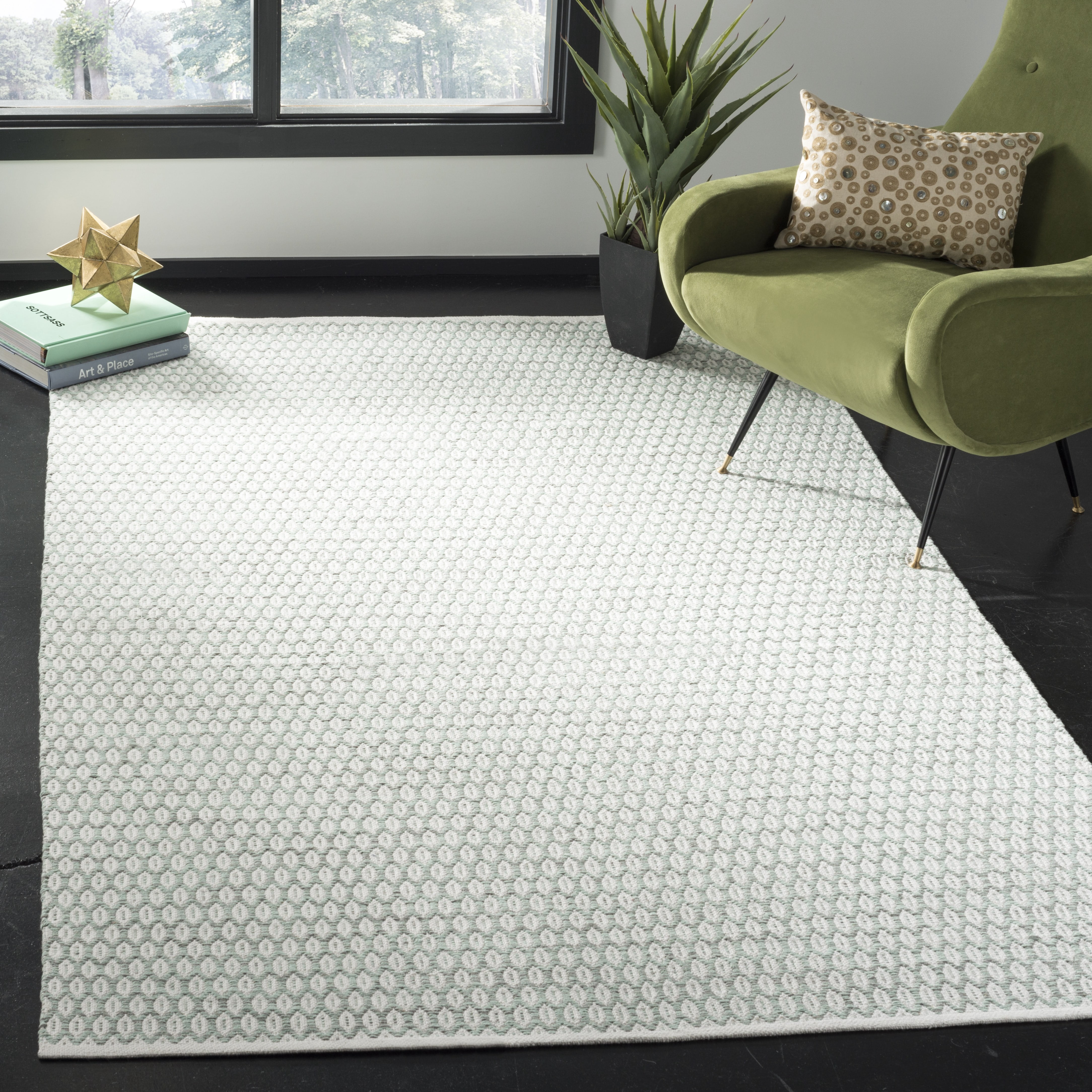 SAFAVIEH Montauk Crystal Geometric Cotton Area Rug, Light Green/Ivory, 10' x 14'