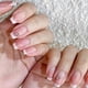 thumbnail image 1 of Set de uñas postizas cortas rosas estilo francés con purpurina, kit reutilizable de 24 piezas para mujer., 1 of 5