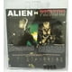 thumbnail image 4 of NECA Alien vs. Predator Set de 7 pulgadas Edición teatral 1979 Modelo móvil de Alien con cerebro transparente, 4 of 5