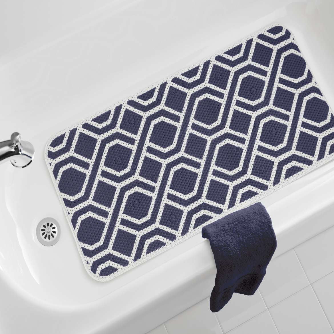 Mainstays Bath Mat Navy Fretwork Pattern, 17 in. x 36 in.