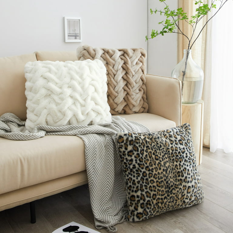 Sofia Home Braided Faux Fur 20 inch x 20 inch Ivory Decorative Pillow by Sofia Vergara, Size: 20 x 20