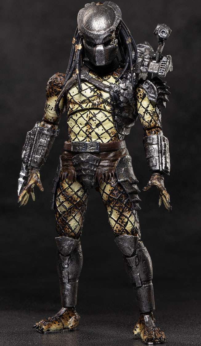 1/18 アクションフィギュア アーマード クルシファイド プレデター 新品 Amazon.com: Predators: Armored Crucified Predator 1:18 Scale
