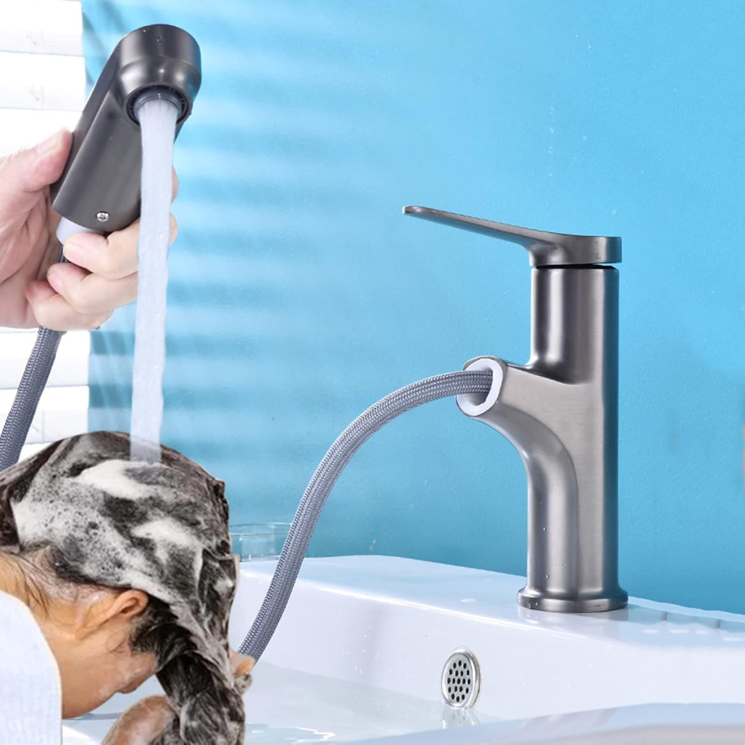 Bathroom Faucet with Pull Out Sprayer,360° Swivel Spout Bathroom Sink Faucet,Bathroom Faucet Single Hole,Single Handle Basin Mixer Tap for Hot and Cold Water,Gun Gray
