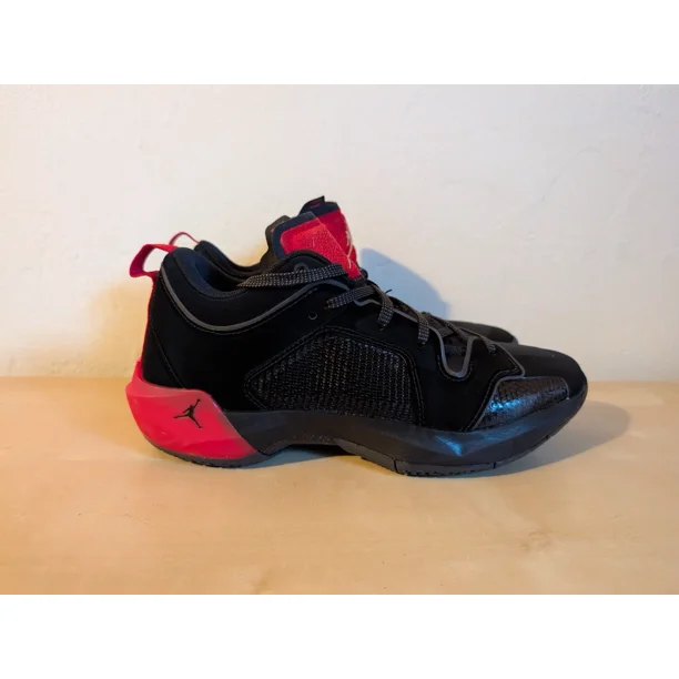 Ni - ke Ni - ke Air Jordan 37 XXXVII Low Bred Black Red Sneakers DQ4122-007 Men’s Size 11