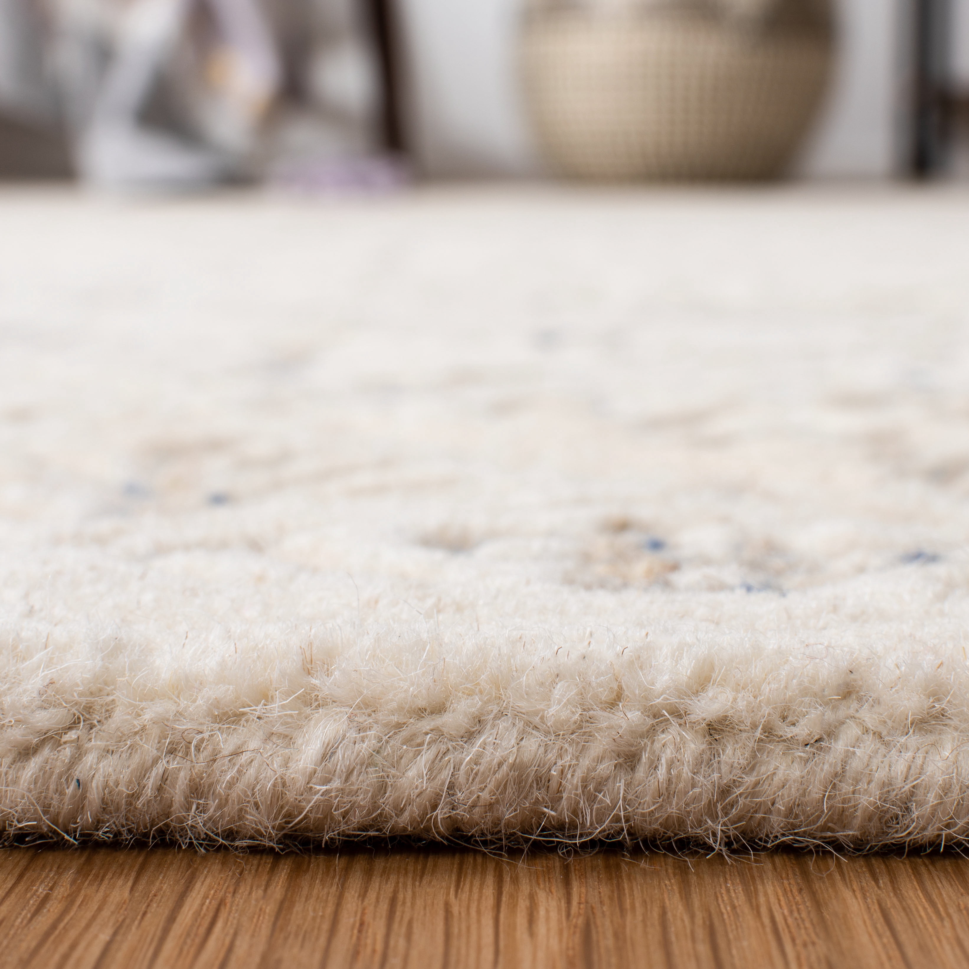 SAFAVIEH Glamour Drummond Geometric Wool Runner Rug, Ivory/Beige, 2'3" x 8'