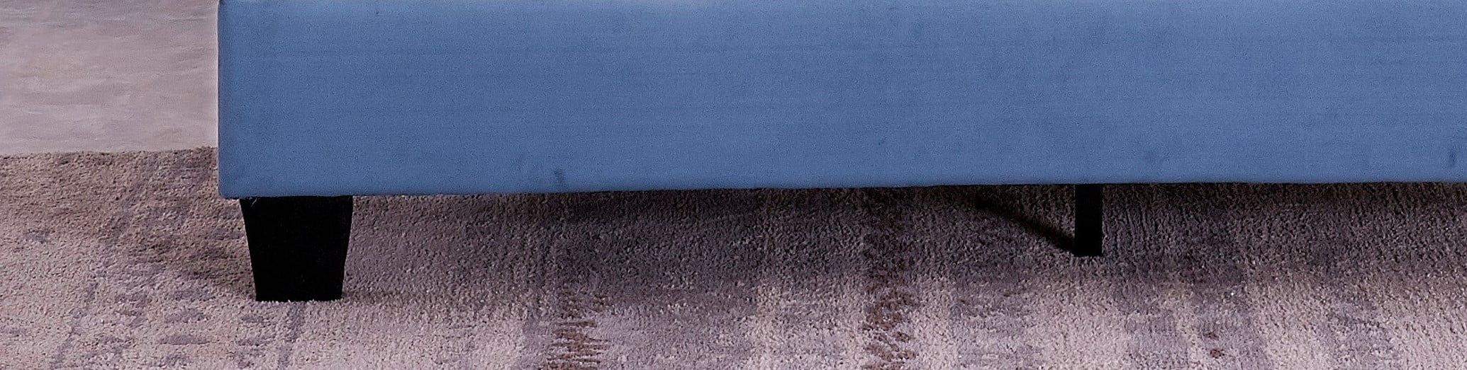 Uspridefurniture Aayush Upholstered Standard velvet Queen size Bed