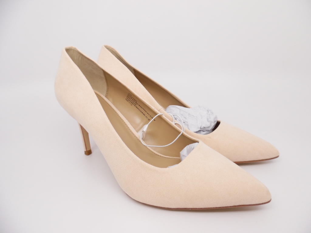 wide pointed toe pumps