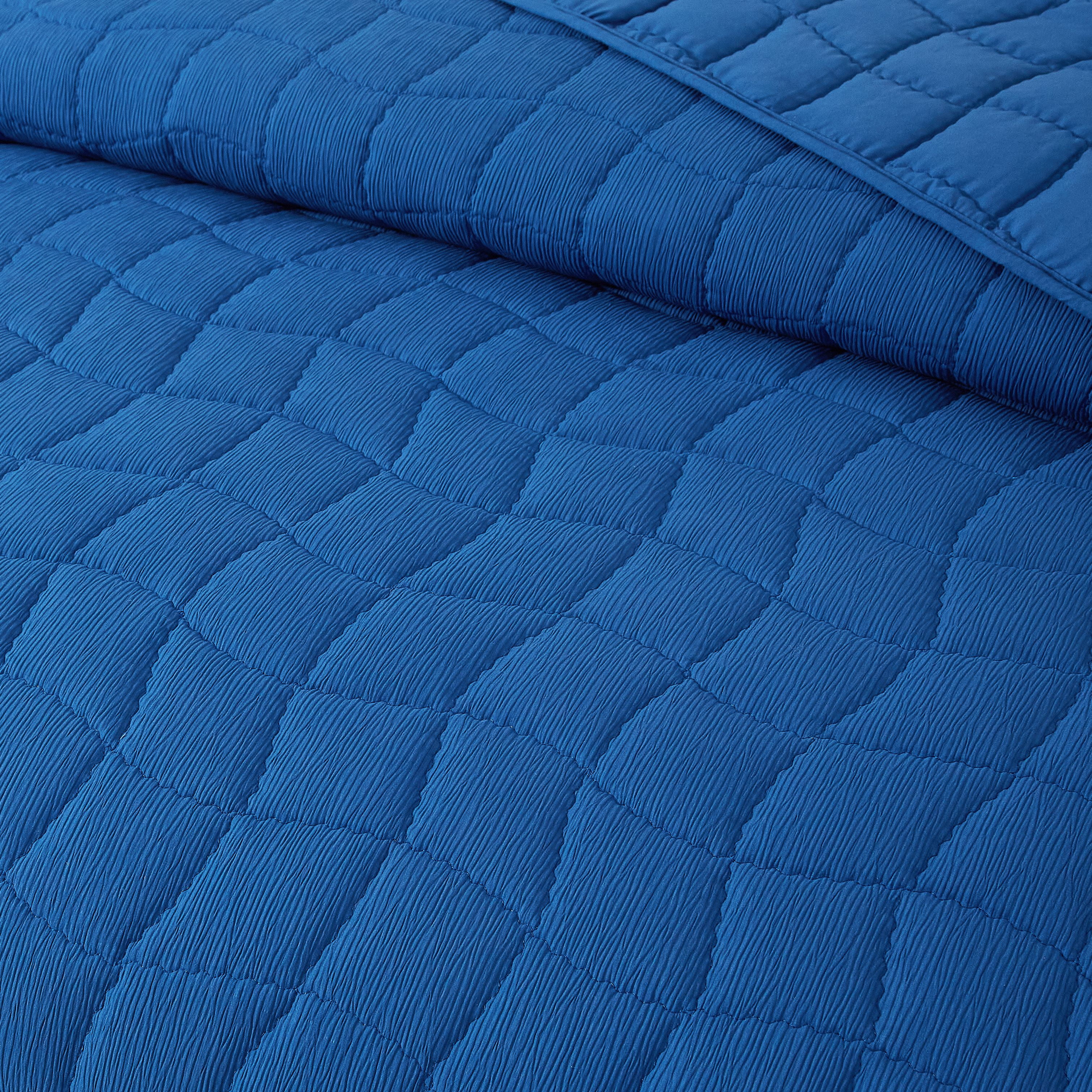 Mainstays by Becky G. & Alejandra Royal Blue Cloud Quilt, Full/Queen