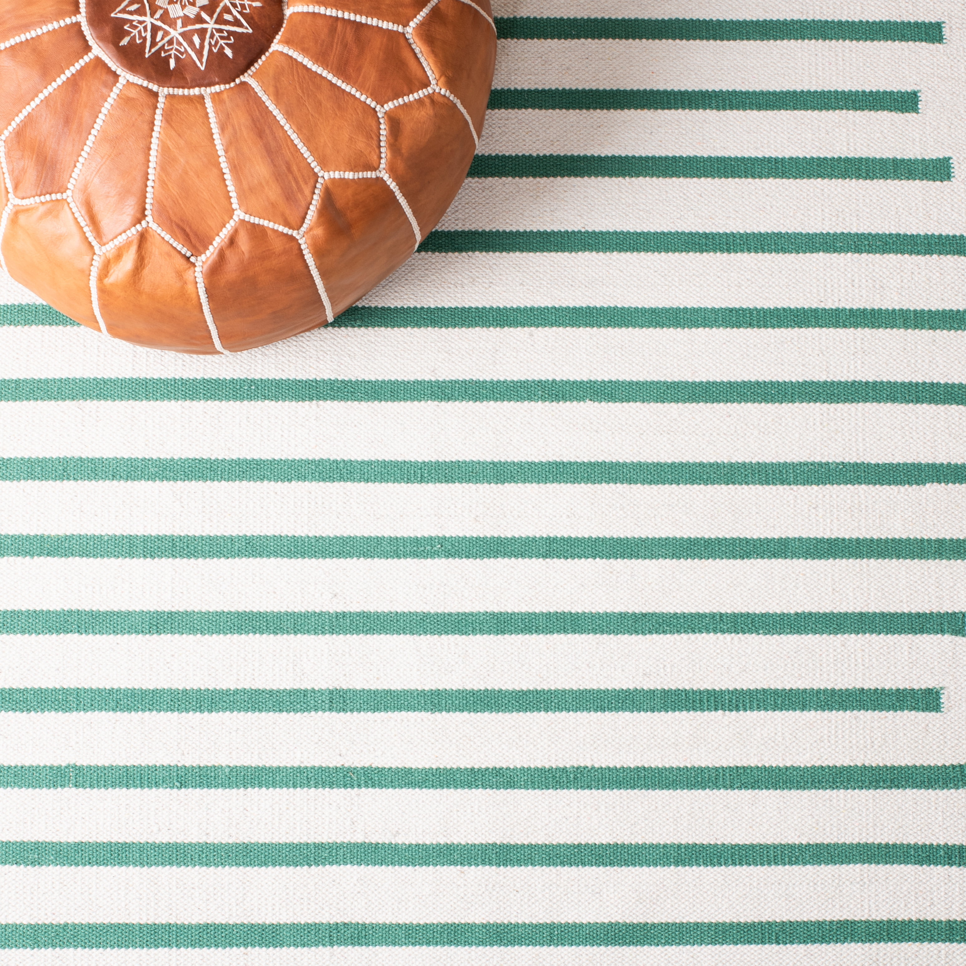 SAFAVIEH Montauk Amadine Striped Cotton Area Rug, Ivory/Dark Green, 6' x 6' Round