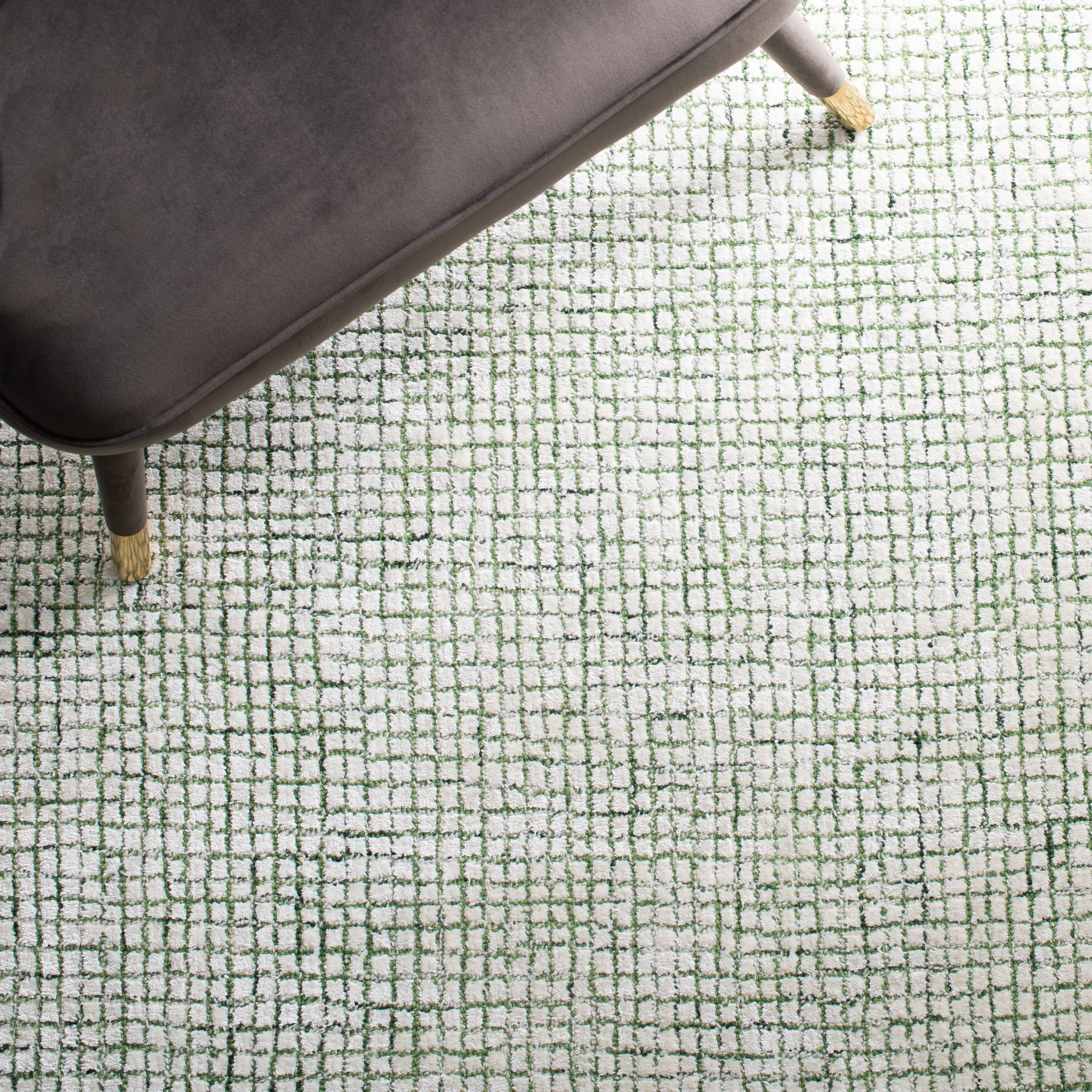 SAFAVIEH Abstract Dalia Geometric Area Rug, Ivory/Green, 4' x 4' Round