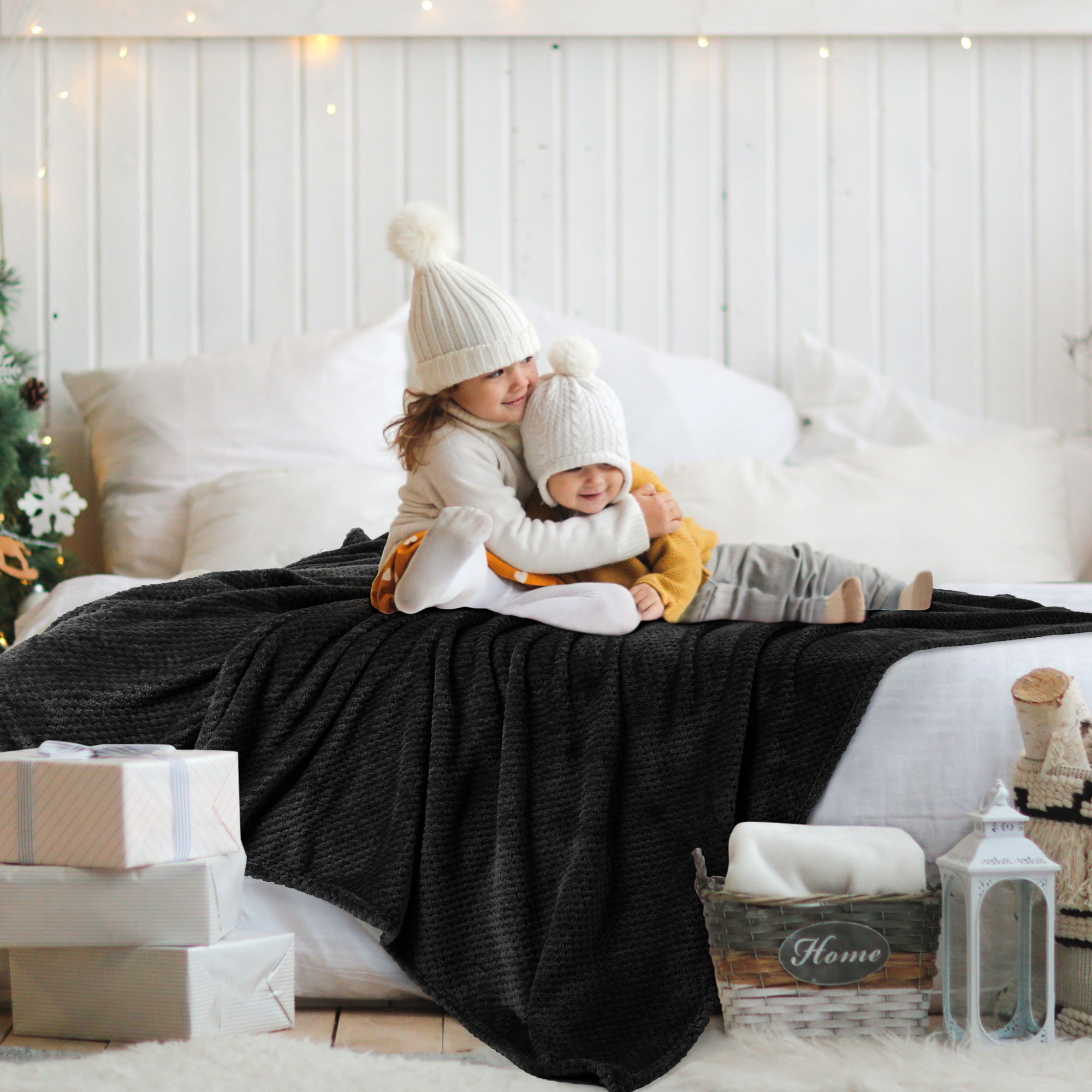 PiccoCasa Luxury Fleece Bed Blanket Woven Mesh Black 66"x90"