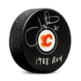 thumbnail image 1 of Joe Nieuwendyk Signé Calgary Flames Hockey Rondelle avec 1988 ROY Note, 1 of 2