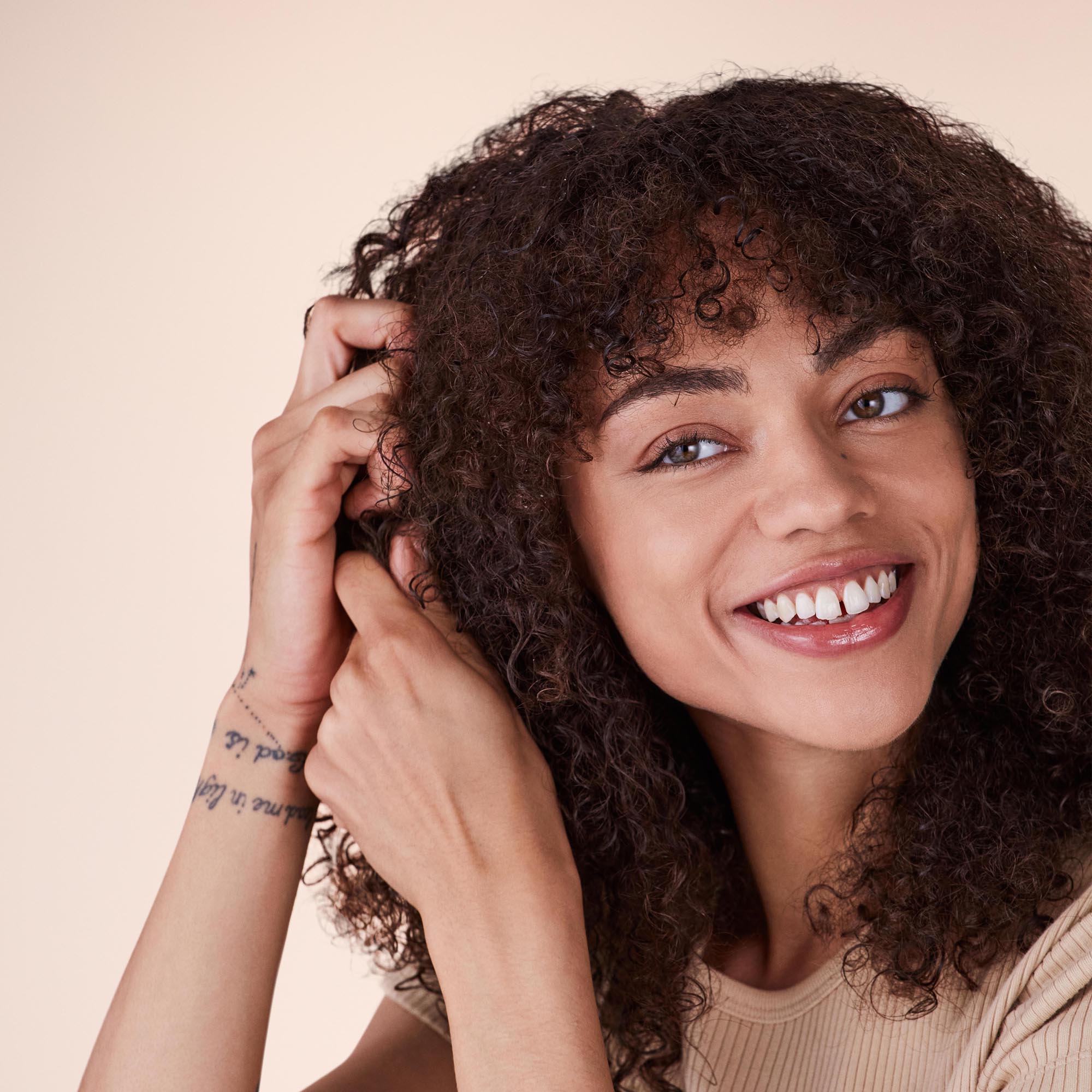 Not Your Mother's Kinky Moves Curl Defining Cream photo 4