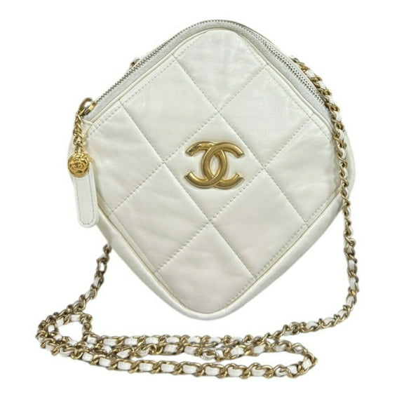Pre-Owned CHANEL Matelasse Shoulder Bag Lambskin White Women's (Fair)