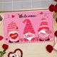 thumbnail image 4 of Felpudo de San Valentín | Felpudo antideslizante con diseño de gnomo y corazón para puerta de entrada | Alfombra de entrada para interior y exterior | 40 x 60 cm, 4 of 8