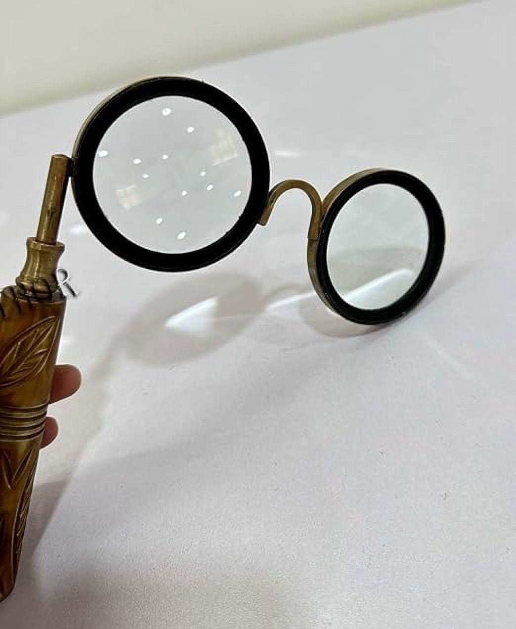 Thor Instruments Antique Brass Handheld with Wooden Handle and Real Glass,Best Reading Magnifier for Elderly,Macular Degeneration