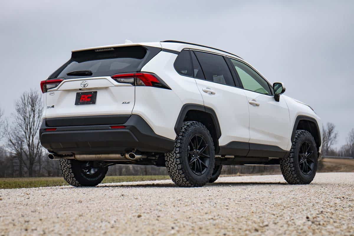 Rough Country 2.5" Lift Kit for 2019-2024 Toyota RAV4 2WD/4WD - 73131